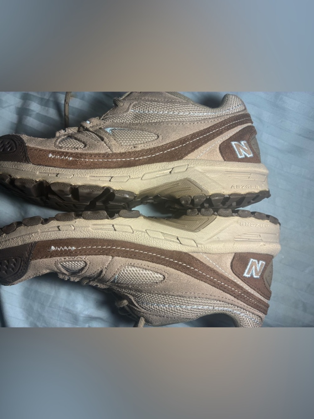 New Balance 606 Athletic Trail Shoes in Beige and Brown